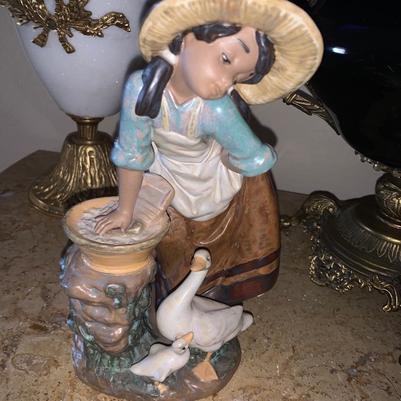 Lladro Laundry 🌹 - Picture 7 of 10